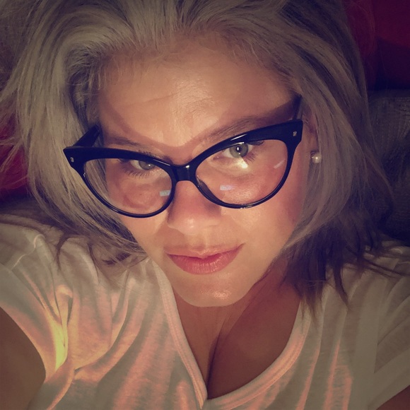 Posh Ambassador/Top seller/fast shipper/5Star - Picture 8 of 9